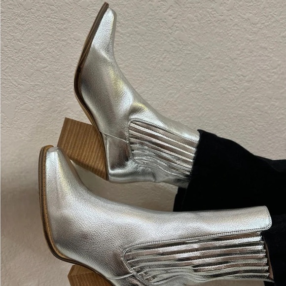 Charles by Charles David Western Light Gold Ankle Boots - NEW